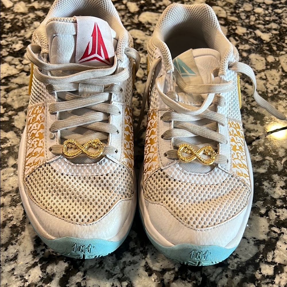 Nike Ja 1 year of the dragon 5Y good condition
